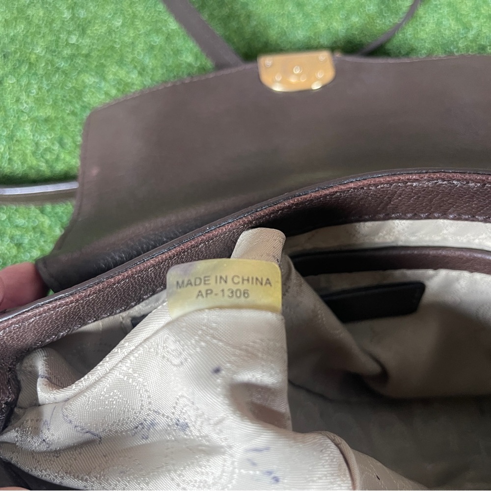 VTG MICHAEL KORS BABY HAMILTON Crossbody Brown Leather Chain Strap Padlock Flap - Picture 8 of 12